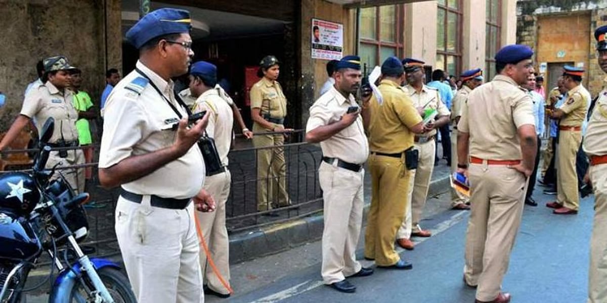 PTI : Mumbai Police personnel on duty.(File photo-Representational image) |